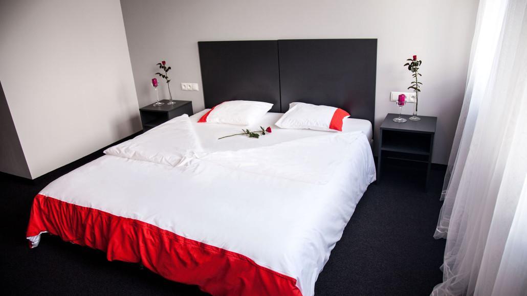 Essenza Party Center Bed & Breakfast Świdnica Dış mekan fotoğraf