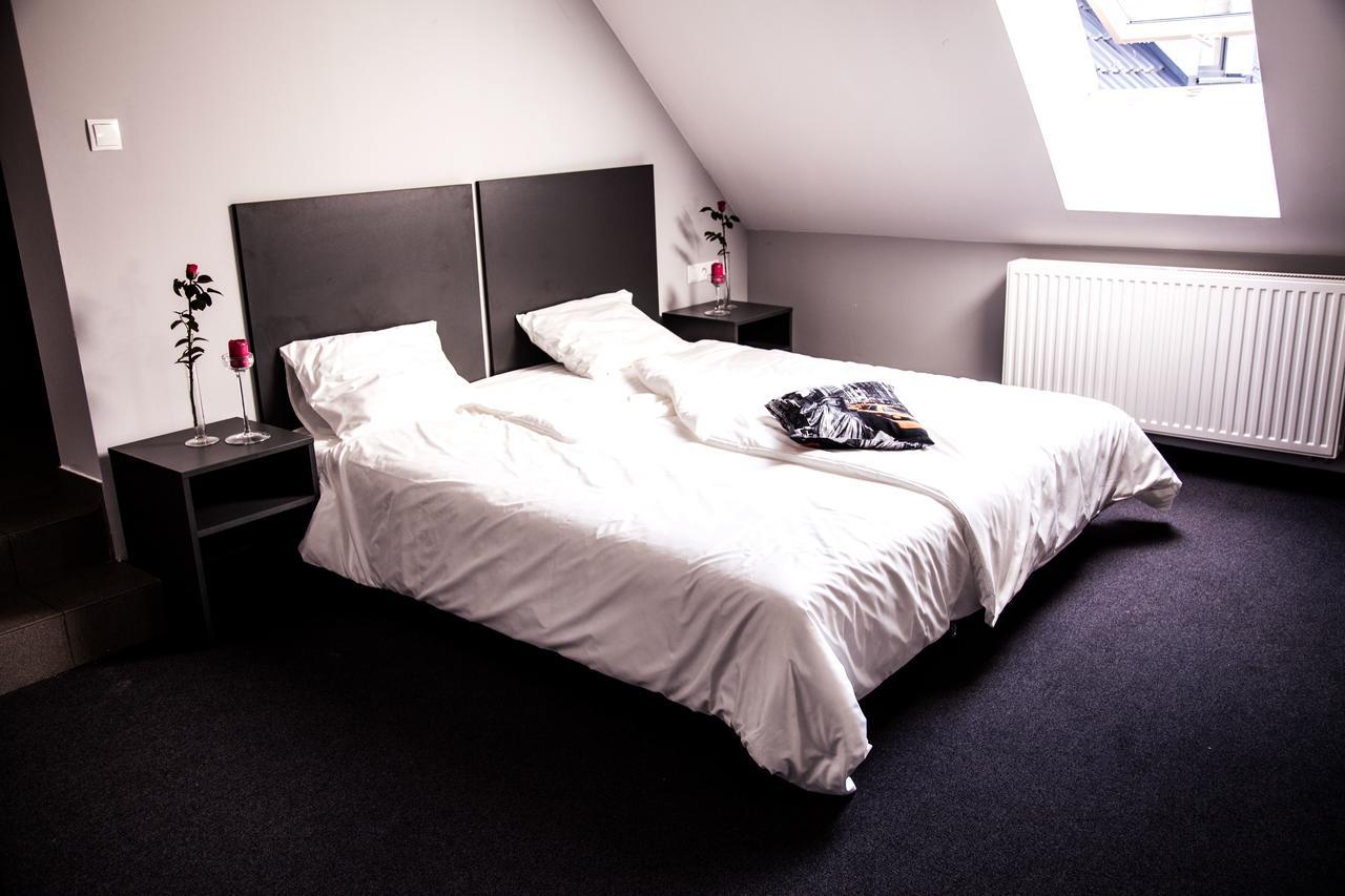Essenza Party Center Bed & Breakfast Świdnica Dış mekan fotoğraf